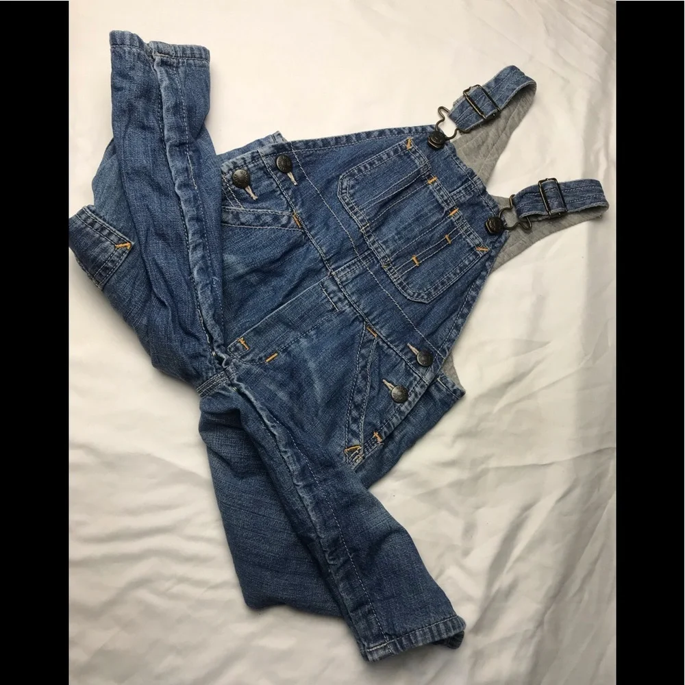 GAP baby lined